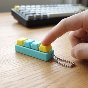 Porte-clés personnalisé en forme de bouton 3D imprimé, modèle 690, jouet de décompression, figurines d'anime à collectionner, avec clic sonore - Product Image 1