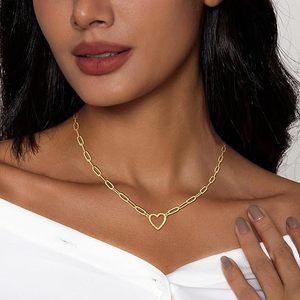 Collar <span class=keywords><strong>de</strong></span> Cadena <span class=keywords><strong>de</strong></span> Acero Inoxidable con Baño <span class=keywords><strong>de</strong></span> <span class=keywords><strong>Oro</strong></span> <span class=keywords><strong>de</strong></span> <span class=keywords><strong>18K</strong></span> y Colgante <span class=keywords><strong>de</strong></span> Corazón, Resistente al Deslustre, <span class=keywords><strong>de</strong></span> Fanhua Jewelry - Product Image 4