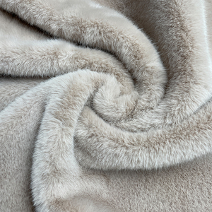 100% Polyester <span class=keywords><strong>fausse</strong></span> <span class=keywords><strong>fourrure</strong></span> vison lapin <span class=keywords><strong>fourrure</strong></span> tissu en peluche tissu épais pour vêtements <span class=keywords><strong>haut</strong></span> <span class=keywords><strong>de</strong></span> <span class=keywords><strong>gamme</strong></span> femmes en peluche manteau <span class=keywords><strong>fourrure</strong></span> tissu personnalisé - Product Image 4