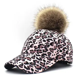 2024批发时尚冬季厚成人女士运动帽可爱仿顶毛球豹纹棒球帽
