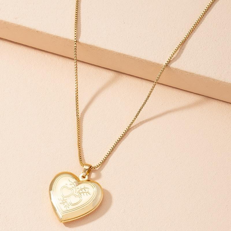 Love Heart Locket Necklace Personalized Gold Photo Lockets