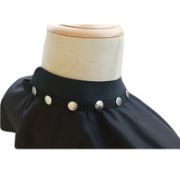 Cape de coiffure en polyester, imperméable, avec logo personnalisé pour salon, conception sur mesure en usine, cape de barbier pour coupe de cheveux avec col en silicone