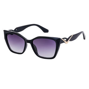 Lunettes de soleil œil de chat style européen et américain pour femmes, protection UV400, monture PC, verres noirs, protection solaire classe 2, mode streetwear - Product Image 3