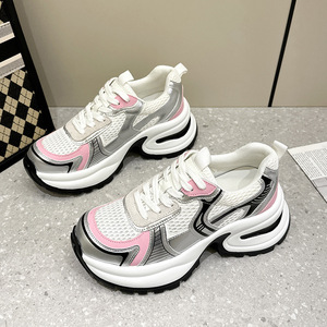 รองเท้าผู้หญิงสุดหรู พื้นหนา แฟชั่นลำลอง สวมใส่สบาย รองเท้ากีฬาแบบทนทาน - Product Image 1
