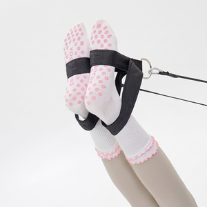 JZVINA Chaussettes de Pilates pour femmes, chaussettes en tricot doux antidérapantes avec manchette à volants en silicone pour femmes, pour le ballet, le yoga, l'entraînement physique, à porter au quotidien - Product Image 2
