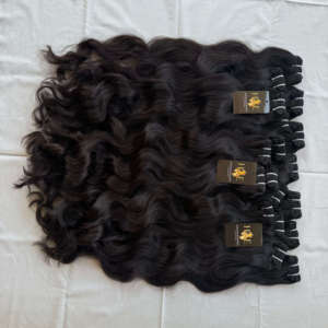 Mèches de cheveux humains vierges indiens non traités Mink avec closure HD, bouclées, tissage de cheveux naturels Mink indiens de temple - Product Image 1