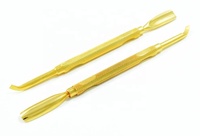 Kaneka - Cuillère à ongles double face, repousse-cuticules en acier inoxydable plaqué or, manche long, réutilisable, personnalisable, outil de manucure