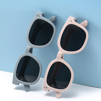 Prix usine 2025 enfants coloré cadre lunettes de soleil Flexible lumière TPEE Rectangle polarisé dépliable enfants lunettes de soleil Tac