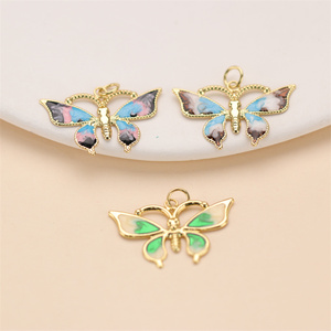 फैशन ज्वेलरी 18k सोने ने नेकलेस कंगन बनाने के लिए शानदार रंगीन खूबसूरत तितली आकर्षण - Product Image 2