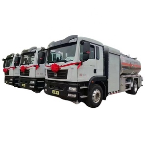 Autocisterna Sinotruk Howo da 15 m³ per Rifornimento Aereo in Miniere e Piste di Atterraggio Remote - Product Image 1