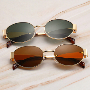 2024 nuovi <span class=keywords><strong>occhiali</strong></span> <span class=keywords><strong>da</strong></span> <span class=keywords><strong>sole</strong></span> ovali alla moda piccoli <span class=keywords><strong>occhiali</strong></span> <span class=keywords><strong>da</strong></span> <span class=keywords><strong>sole</strong></span> <span class=keywords><strong>rotondi</strong></span> in metallo <span class=keywords><strong>da</strong></span> uomo e <span class=keywords><strong>da</strong></span> <span class=keywords><strong>donna</strong></span> <span class=keywords><strong>occhiali</strong></span> <span class=keywords><strong>da</strong></span> <span class=keywords><strong>sole</strong></span> personalizzati polarizzati - Product Image 2