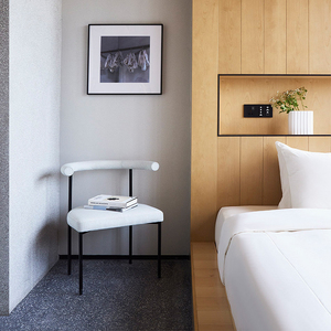 Meubles d'hôtel urbain de type boutique OEM ODM, ensemble de chambre à coucher, lit king size blanc, table de chevet pour chambre d'hôtel moderne - Product Image 4