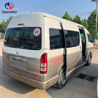 Toyota Hiace Van 13 places, transmission automatique, essence, modèle 2012, d'occasion
