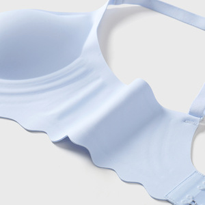 Gu R Rao Jelly Sujetador inalámbrico de nailon sin costuras, tipo lencería, para mujer, de Shantou Guangdong, con copas fijas, push-up para busto pequeño y cierre trasero - Product Image 4