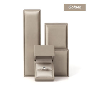 Organisateur de bijoux en cuir blanc avec logo personnalisé imprimé pour femmes - Product Image 4