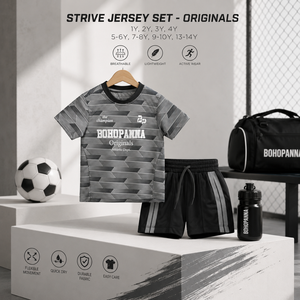 Ropa deportiva duradera de poliéster que permite a los niños moverse libremente con comodidad transpirable para juegos escolares y sesiones de práctica de fútbol. - Product Image 3
