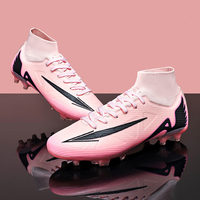 Chaussures de football automne-hiver de haute qualité, fabrication directe d'usine ODM/OEM, design tendance, styles très demandés, personnalisables en série.