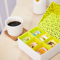 Boîte cadeau en carton ondulé haut de gamme sur mesure pour gâteaux et macarons, avec séparateurs, boîte à pâtisserie en papier, boîte d'expédition