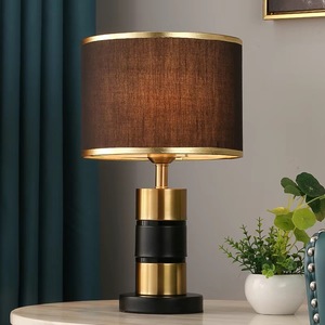 Elegante Lámpara de Escritorio LED para Mujeres Jóvenes, Táctil, Nuevo Diseño de Lujo Ligero para Crear una Atmósfera Sofisticada en Dormitorios - Product Image 5