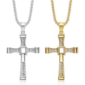 Collana con Ciondolo a Croce in Acciaio Inossidabile Personalizzata Stile Dominic <span class=keywords><strong>Toretto</strong></span> <span class=keywords><strong>di</strong></span> Fast & Furious 8 con Diamanti Incastonati - Product Image 1