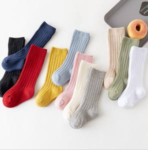 Calcetines altos y acanalados para niños y niñas, medias largas hasta la rodilla, de Color sólido, para primavera - Product Image 1