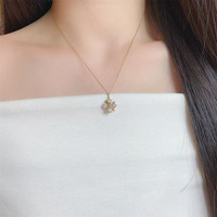 Pendentif en or jaune 18 carats avec quatre diamants de laboratoire ronds à texture croisée, bijoux fins pour femmes, colliers délicats pour femmes