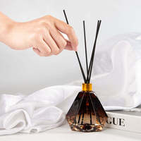 Ensemble de diffuseurs d'huiles essentielles pour cadeaux, diffuseur de parfum pour hôtel et maison avec bâtonnets en fibre pour la décoration de la maison et du bureau