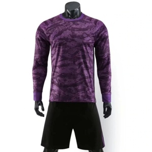 2025 nuevo kit deportivo para hombres, camisetas de fútbol hechas a medida, camiseta de fútbol de voleibol, pantalones cortos, traje, servicio OEM, uniforme de ropa impreso - Product Image 3
