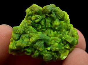 Campione minerale a grappolo di cristallo di <span class=keywords><strong>Autunite</strong></span> verde naturale raro - Product Image 4