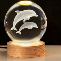 HBL personnalisé 6cm 8cm 3D boule de cristal Led Base en bois USB lampe animaux marins Table lumineuse bureau décor à la maison