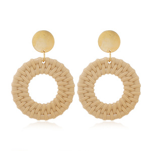 Pendientes Colgantes <span class=keywords><strong>de</strong></span> Aleación <span class=keywords><strong>con</strong></span> Diseño Geométrico <span class=keywords><strong>de</strong></span> Corazón Doble y <span class=keywords><strong>Estrella</strong></span> <span class=keywords><strong>de</strong></span> Cinco <span class=keywords><strong>Puntas</strong></span>, Estilo Rattan, Color Natural, para Venta Caliente en Wish, Estilo Europeo Americano - Product Image 5