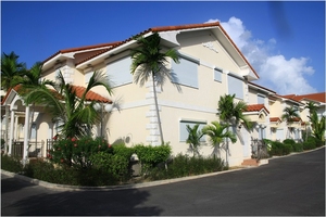 Porte de <span class=keywords><strong>garage</strong></span> en acier motorisée coulissante sectionnelle à panneau sandwich blanc bon marché pour villa - Product Image 4