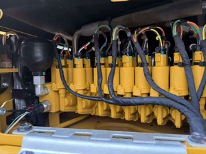 รถขุดตีนตะขาบ CAT303 Caterpillar มือสอง ขนาด 3 ตัน ได้รับการรับรองมาตรฐาน CE พร้อมเครื่องยนต์ Cummins ปั๊มเกียร์ ประสิทธิภาพการทำงานดี - Product Image 5