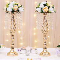 Vente en gros de centres de table modernes minimalistes de haute qualité, roses blanches et rouges en soie, boules artificielles, décorations florales pour mariage