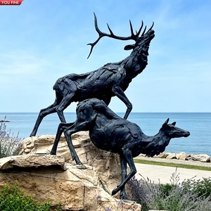YOUFINE Escultura Grande de Dos Ciervos en Bronce con Textura Rugosa, Ciervo Macho y Cierva Hembra sobre Base de Roca Natural para Entrada de Parque de Montaña o Rancho - Product Image 1