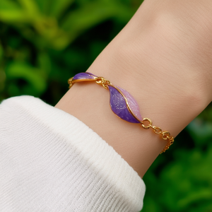 สร้อยข้อมือแฟชั่น สแตนเลสสตีล 316L ชุบทอง PVD ลายใบไม้สีม่วง เครื่องประดับสำหรับผู้หญิง - Product Image 3