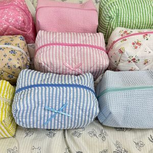 In-stock, trendy floral print cosmetic <b>bag</b>, high-value <b>toiletry</b> <b>bag</b>, portable travel skincare product organizer. - Product Image 3