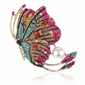 Hot Selling Vlinder Broche Met Parel Mode Insect Broche Pin Zinklegering Strass Broche Sieraden LH4955