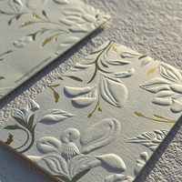 Ensemble de papeterie de mariage en papier texturé blanc de qualité supérieure, motif floral en relief, impression grise, sceau de cire doré pour invitation et enveloppe à argent