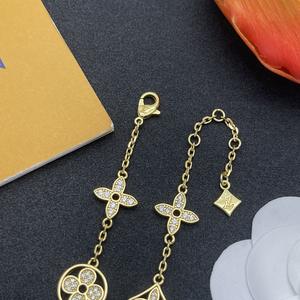 Conjunto de Pulseras y Brazaletes Apilables de Lujo para Mujer con Cadena de Mariposa y Perlas de Imitación en Oro de 10K, Regalo de Moda - Product Image 5