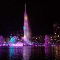 Fuente Musical Dinámica de Acero Inoxidable con Iluminación RGB para Parques de Atracciones, Diseño Personalizado 2026 (Uso Comercial)