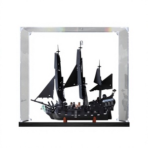 Vitrine en acrylique pour le modèle 10365 Pirates des Caraïbes Perle Noire, style dessin animé mignon, modèle Miao Cup ; anti-poussière - Product Image 1