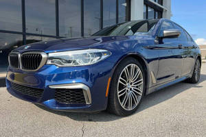 รถยนต์มือสองปี 2020 รุ่น 5 Series M550i XDrive Hybrid AWD 4 ประตู ซีดาน ยางล้อแบบพิเศษ พวงมาลัยซ้าย กล้องมองหลัง สีเข้ม - Product Image 4