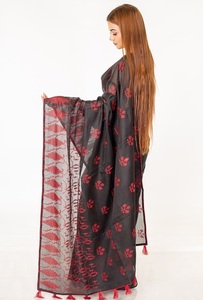 Sari en coton authentique avec de magnifiques broderies florales dorées, tenue ethnique indienne classique pour les festivals, les mariages et les événements. - Product Image 6