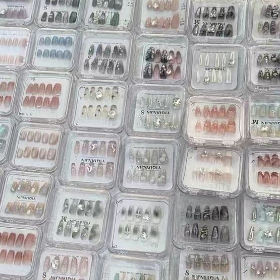Nail Supplies Factory Directly Random Hand Made Press on Nails Discount Sale Designed Colored False Nails for Press Ons