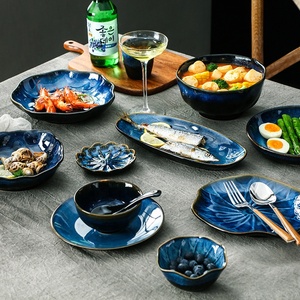 Assiette en céramique bleue irrégulière, assiettes à dîner en <span class=keywords><strong>porcelaine</strong></span> émaillée à la main pour <span class=keywords><strong>service</strong></span> de restaurant et photographie culinaire, style rustique unique - Product Image 6