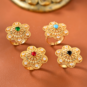 Bán Buôn Cổ Điển 14K 18K 24K Vàng Mạ Đồng Thau Hollow Zircon Hoa Hình Dạng Không Thấm Nước Đồ Trang Sức Nhẫn Liên Minh De Mariage - Product Image 1