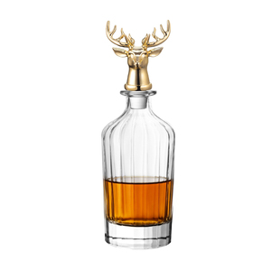 Carafe à <span class=keywords><strong>whisky</strong></span> en verre côtelé <span class=keywords><strong>de</strong></span> luxe sans plomb, faite à la main, 28 oz, <span class=keywords><strong>avec</strong></span> bouchon élégant en forme <span class=keywords><strong>de</strong></span> tête <span class=keywords><strong>de</strong></span> <span class=keywords><strong>cerf</strong></span> – Bouteille créative en forme <span class=keywords><strong>de</strong></span> tête <span class=keywords><strong>de</strong></span> <span class=keywords><strong>cerf</strong></span> pour vin et spiritueux - Product Image 4