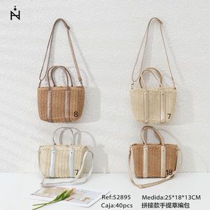 Borsa a tracolla in paglia patchwork 25x18x13cm per donna, stile estivo - Product Image 1
