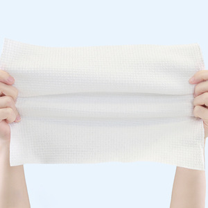 Toallas Faciales Desechables Cotton Love de 20cm x 20cm, 3 Capas de Fibra de Madera, Gruesas, para Uso en Seco y Húmedo, para Limpieza Facial - Product Image 1